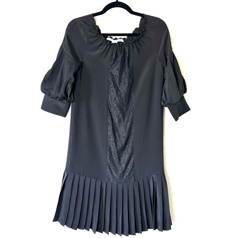 Diane Von Furstenberg Pleated Lace Dress Size Small